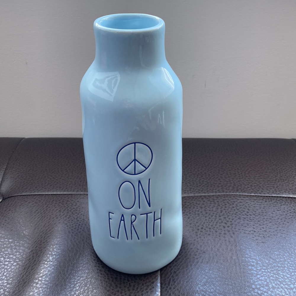 New Rae Dunn vase "peace on earth "